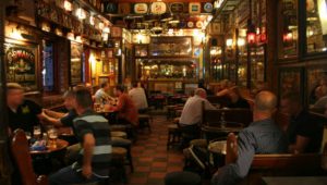 Los Pub mejoran las relaciones sociales